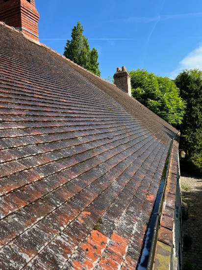 Nettoyage de toiture en tuiles à Fontainebelau